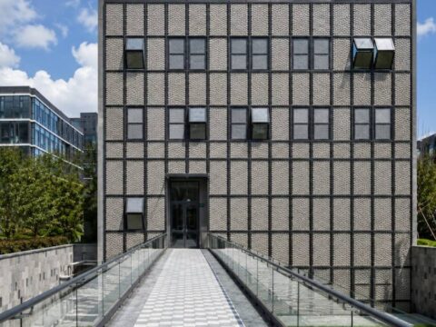 Koca binayi teneke kutularindan yaptilar cQpgemkz